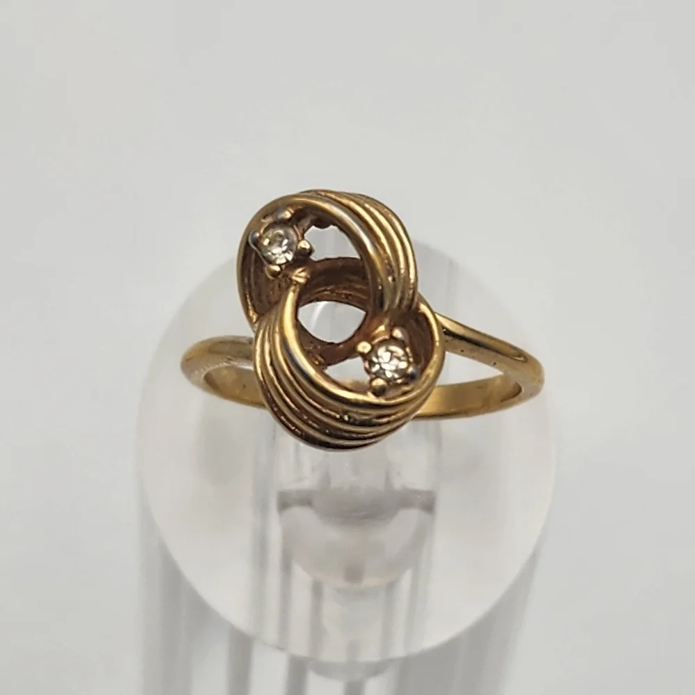 Vintage 18K HGE Interlocking Curl Hoops & Rhinestones Ring (7)